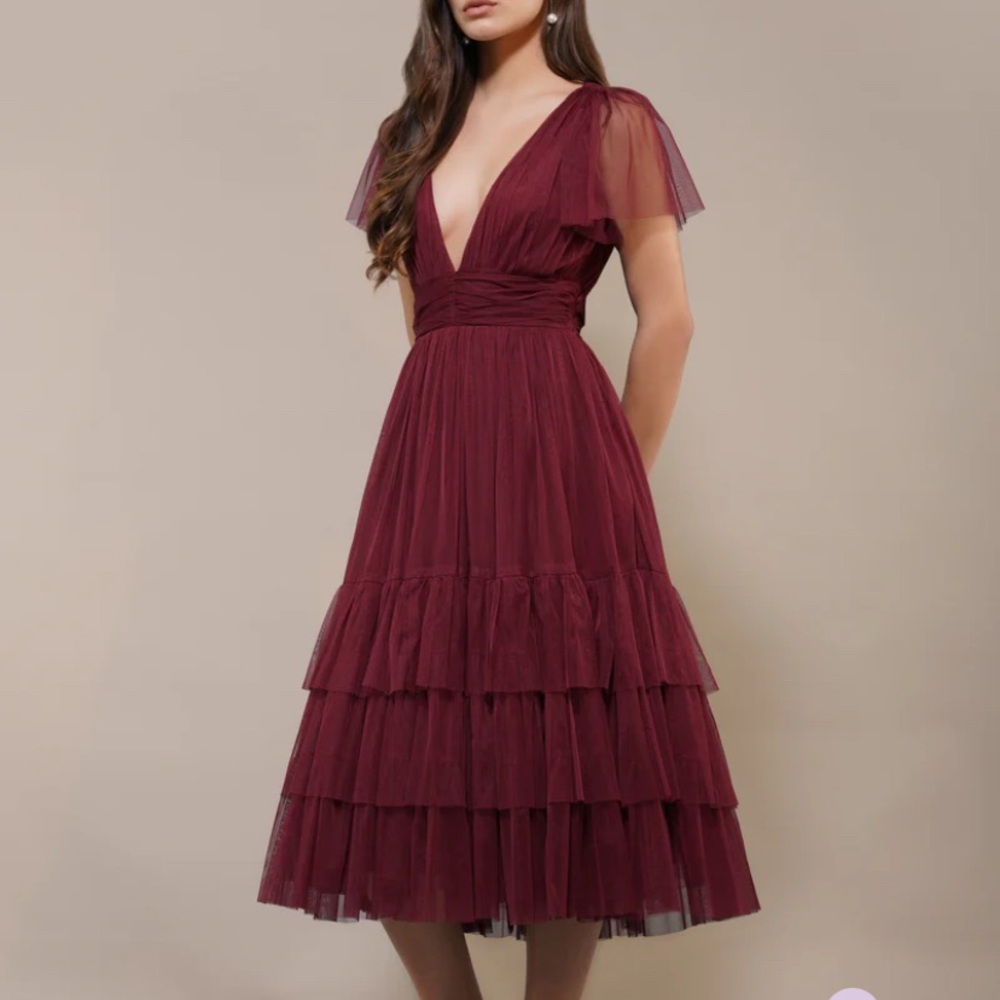 Elegant Burgundy Tiered Tulle Midi Dress - V-Neck